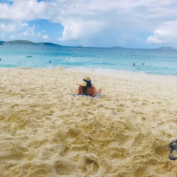 Meet your Posher, Laura - Picture 1 of 1